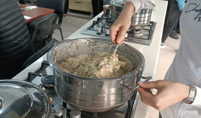 vanin-geleneksel-lezzeti-keledos-avrupada-tanitilacak-WrD9hP7I.jpg