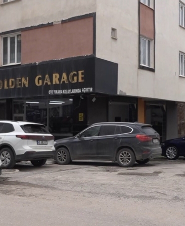 yagmurla-camura-donusen-toz-tasinimi-oto-yikamacilarda-kalabaliklara-neden-oldu-3b62emkD.jpg