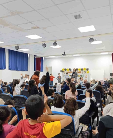 yazar-topdemir-ogrencilerle-ilham-verici-bir-bulusma-gerceklestirdi-9XfIdpQu.jpg