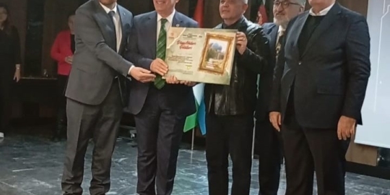 Yusuf Konak'a Uluslararası Ödül: Global Başarı Hikayesi Yusuf Konak’a Uluslararası Ödül: Global Başarı Hikayesi