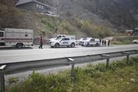 zap-suyunda-debi-yukseldi-mahsur-kalan-4-kisi-kurtarildi-GmlLkp48.jpg