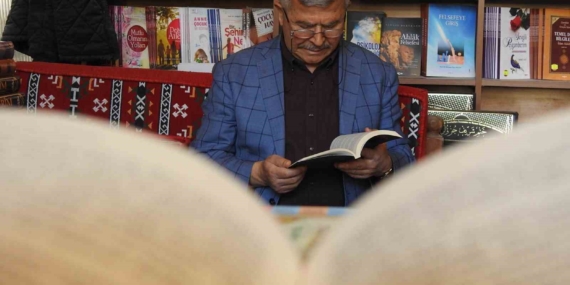 60 Yıldır Sürdürülen Okuma Tutkusu: Bir Çocuğun Hikayesi