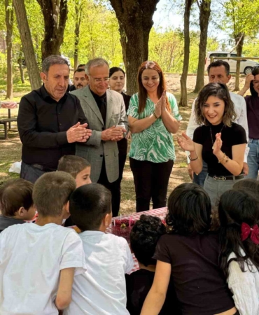 aile-yili-kapsaminda-ekranlardan-uzak-kalpten-yakin-etkinligi-gerceklesti-Bm2mE2Yu.jpg