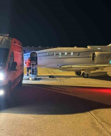 ankaraya-ucak-ambulansla-sevk-edilen-genc-kalp-hastasi-Oh1Hd8gE.jpg