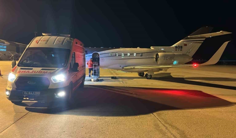 ankaraya-ucak-ambulansla-sevk-edilen-genc-kalp-hastasi-Oh1Hd8gE.jpg
