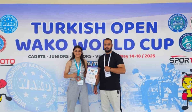 antalyada-elazigli-sporcularin-madalya-soleni-vWhAPgZE.jpg