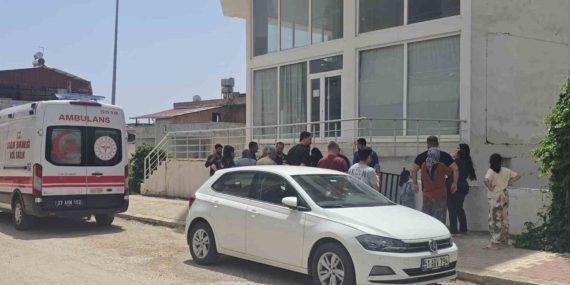 Apartmanın Havalandırmasında Yanan Ateş, Bina İçin Tehlike Saçtı Apartmanın Havalandırmasında Yanan Ateş, Bina İçin Tehlike Saçtı