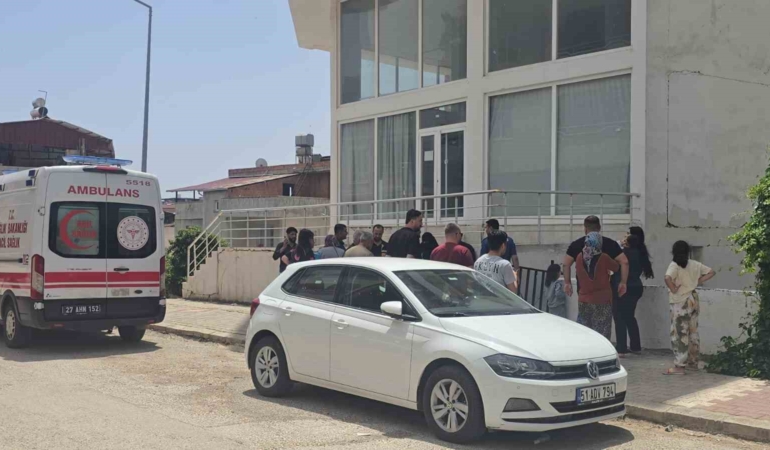 apartmanin-havalandirmasinda-yanan-ates-bina-icin-tehlike-sacti-bmx32GuK.jpg