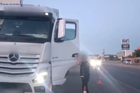 batmanda-2-bin-70-paket-kacak-sigara-yakalandi-sigaraya-karsi-mucadele-devam-ediyor-v9XV3Haz.jpg
