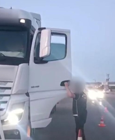 batmanda-2-bin-70-paket-kacak-sigara-yakalandi-sigaraya-karsi-mucadele-devam-ediyor-v9XV3Haz.jpg