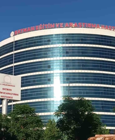 batmanda-40-ogrenci-gida-zehirlenmesi-suphesiyle-hastanelik-oldu-olayin-ayrintilari-ve-onlemler-tyqxxDT1.jpg