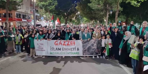Batman'da Gazze İçin Binlerce Kişinin Bir Araya Geldiği Anlamlı Yürüyüş Batman’da Gazze İçin Binlerce Kişinin Bir Araya Geldiği Anlamlı Yürüyüş