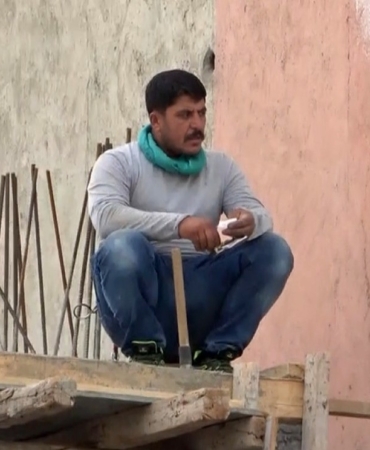 batmanda-insaat-iscileri-1-mayis-kutlamalarini-calisarak-gecirdi-yaQnbUkq.jpg