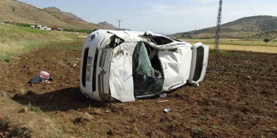 Batman'da Kamyonetin Takla Attığı Kaza: 1 Kişi Hayatını Kaybetti, 2 Yaralı Batman’da Kamyonetin Takla Attığı Kaza: 1 Kişi Hayatını Kaybetti, 2 Yaralı