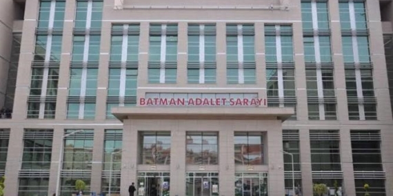 Batman'da Öğretmen İstismar İddiasıyla Gözaltına Alındı: Şok Gelişmeler Batman’da Öğretmen İstismar İddiasıyla Gözaltına Alındı: Şok Gelişmeler