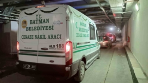 batmanda-otomobil-carpmasi-sonucu-bir-cocuk-hayatini-kaybetti-qV53jNWs.jpg