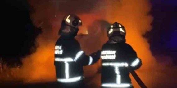 Batman'da Seyir Halindeki Tırda Büyük Yangın! Batman’da Seyir Halindeki Tırda Büyük Yangın!