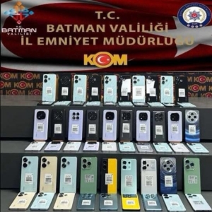 batmanda-takibe-alinan-aracta-kacak-telefon-operasyonu-md7Bq6Cz.jpg