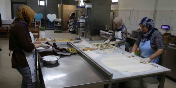 Battalgazi Kadın Kooperatifi: Sofralara Lezzet ve Dayanışma Getiriyor Battalgazi Kadın Kooperatifi: Sofralara Lezzet ve Dayanışma Getiriyor