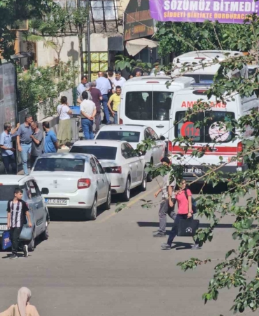 belediye-binasinda-amcasiyla-tartisan-genc-silahla-yaraladi-pTpDdGbR.jpg