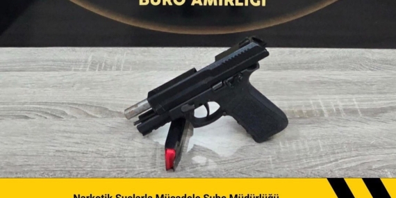 Bingöl'de Kaçak Tabanca ve Uyuşturucu Madde Ele Geçirildi Bingöl’de Kaçak Tabanca ve Uyuşturucu Madde Ele Geçirildi