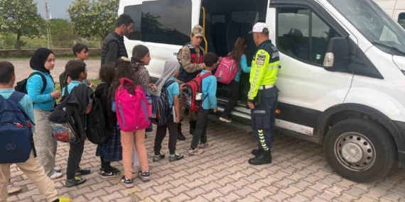Bingöl'de Okul Servisleri Güvenlik Denetiminden Geçti Bingöl’de Okul Servisleri Güvenlik Denetiminden Geçti