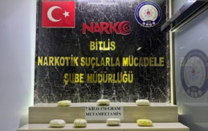 bitliste-7-kilogram-176-gram-metamfetamin-yakalandi-uyusturucu-operasyonu-96pLh7lh.jpg