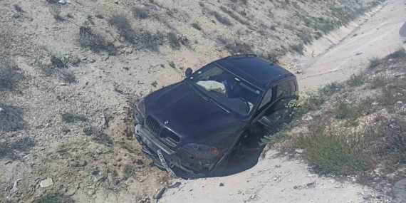 Darende’de Araç Yoldan Çıktı: 1 Kişi Yaralı