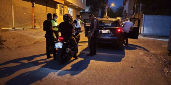 Diyarbakır Polisi'nden Narko Hançer: Uyuşturucu ile Mücadelede Yeni Bir Adım Diyarbakır Polisi’nden Narko Hançer: Uyuşturucu ile Mücadelede Yeni Bir Adım