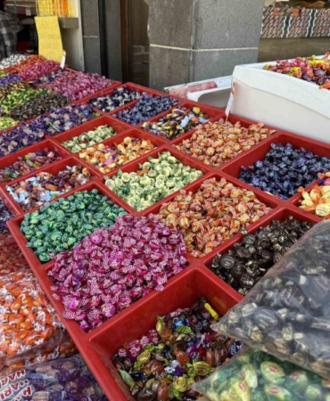 diyarbakirda-bayram-sekerleri-tezgahlari-senlendiriyor-Qt5jR6GV.jpg
