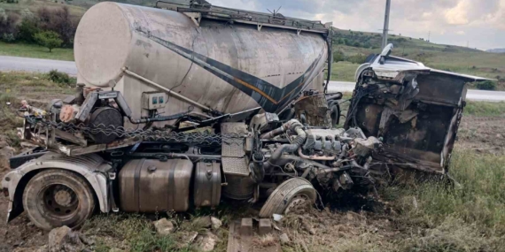 Doğanşehir'de Tanker Devrildi: Sürücü Yaralandı, Olayın Ayrıntıları Doğanşehir’de Tanker Devrildi: Sürücü Yaralandı, Olayın Ayrıntıları