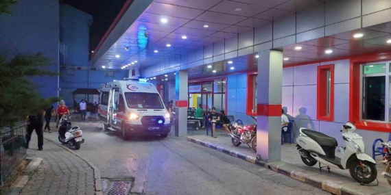 Dönüş Yolunda Zehirlenen 14 Öğrenci Hastaneye Kaldırıldı Dönüş Yolunda Zehirlenen 14 Öğrenci Hastaneye Kaldırıldı