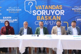 elazig-belediye-baskani-serifogullari-vatandaslarla-canli-sohbet-imkani-sunarak-sorulari-yanitladi-pEu6smOQ.jpg