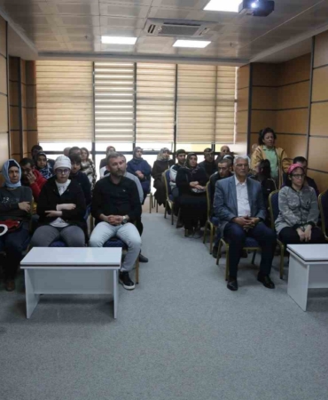 elazig-belediyesinden-dil-ve-konusma-becerileri-semineri-yeni-adimlar-OyaPXdSN.jpg