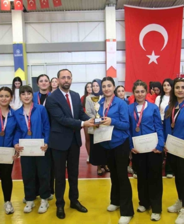 elazig-takimlari-yurt-disinda-parlak-performans-sergiledi-8Oastc16.jpg