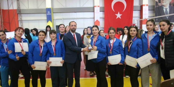Elazığ Takımları Yurt Dışında Parlak Performans Sergiledi Elazığ Takımları Yurt Dışında Parlak Performans Sergiledi