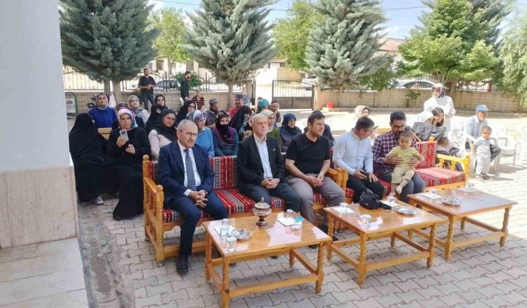 elazigda-4-6-yas-kuran-kursu-mezuniyet-toreni-egitimde-yeni-bir-donem-basliyor-yaiKqFx9.jpg
