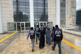 elazigda-416-bin-tl-degerindeki-ziynet-esyasi-calan-kadin-supheliler-elde-edildi-UmMyYS2e.jpg
