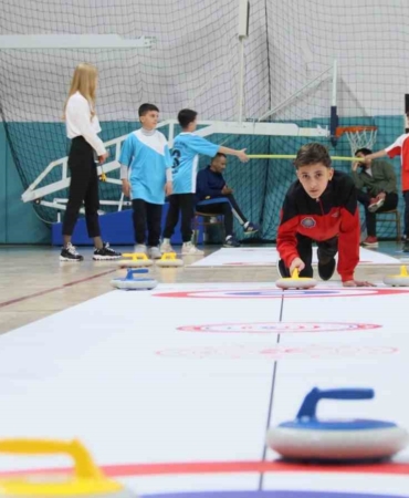 elazigda-45-takimin-mucadele-ettigi-floor-curling-sampiyonasi-KBPP2UFn.jpg