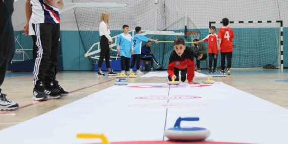 Elazığ'da 45 Takımın Mücadele Ettiği Floor Curling Şampiyonası Elazığ’da 45 Takımın Mücadele Ettiği Floor Curling Şampiyonası