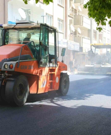 elazigda-asfaltlama-calismalari-tum-hiziyla-devam-ediyor-ncmLCuX2.jpg