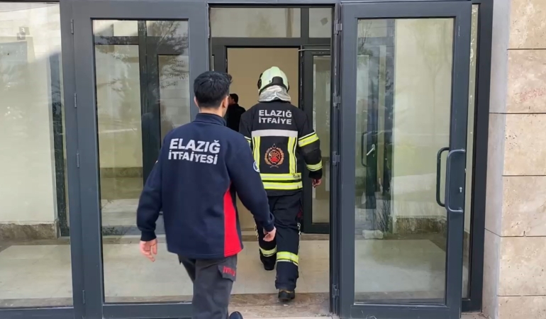 elazigda-duduklu-tencere-yangini-acil-ekipler-harekete-gecti-F7leSbhQ.jpg