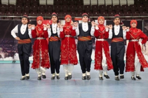 elazigda-halk-oyunlari-yarismasi-renklerin-dansi-OmA1bCj2.jpg