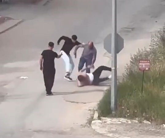 elazigda-iki-farkli-grup-arasinda-yasanan-kavga-olayi-QI5sKMvr.jpg