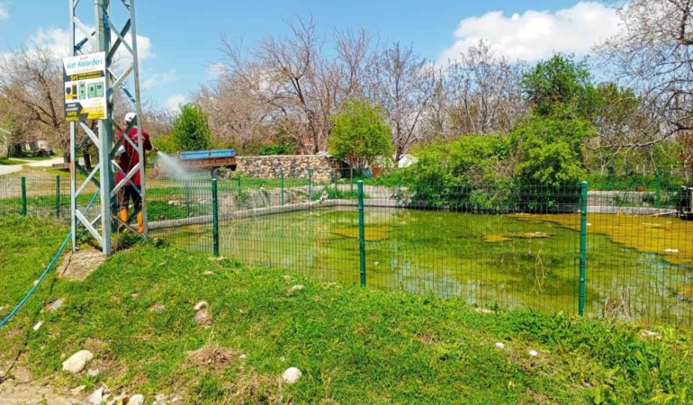 elazigda-larva-ilaclama-faaliyetleri-devam-ediyor-atirNNaA.jpg