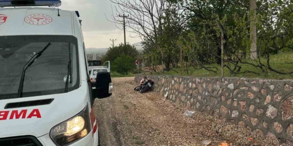 Elazığ'da Motosiklet Kazası: Tek Yaralı ile Korkutan Olay Elazığ’da Motosiklet Kazası: Tek Yaralı ile Korkutan Olay