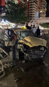 elazigda-otomobil-bariyerlere-carpti-bir-yarali-uSDTI65Z.jpg