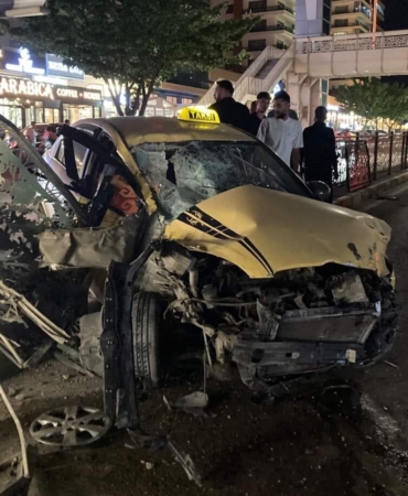 elazigda-otomobil-bariyerlere-carpti-bir-yarali-uSDTI65Z.jpg