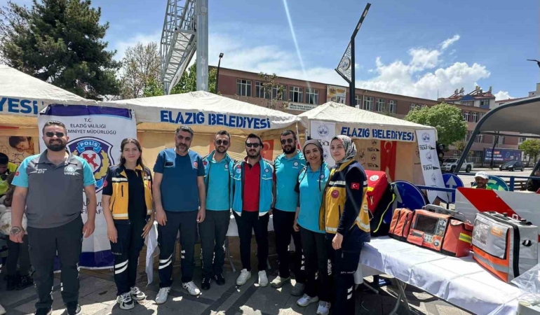 elazigda-trafik-haftasi-kutlamalari-guvenli-yolculuk-icin-farkindalik-etkinlikleri-miCHeHUM.jpg