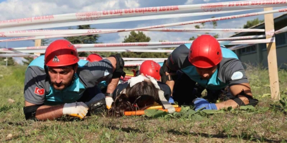 Elazığ'da Zorlu UMKE Eğitim Süreci Başarıyla Tamamlandı Elazığ’da Zorlu UMKE Eğitim Süreci Başarıyla Tamamlandı
